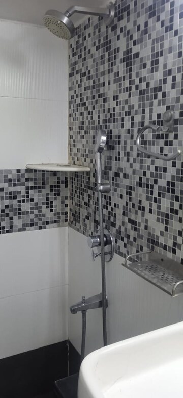 Master Plan in 2 BHK Apartment at Vasant Valley Complex, Malad East – for Rent