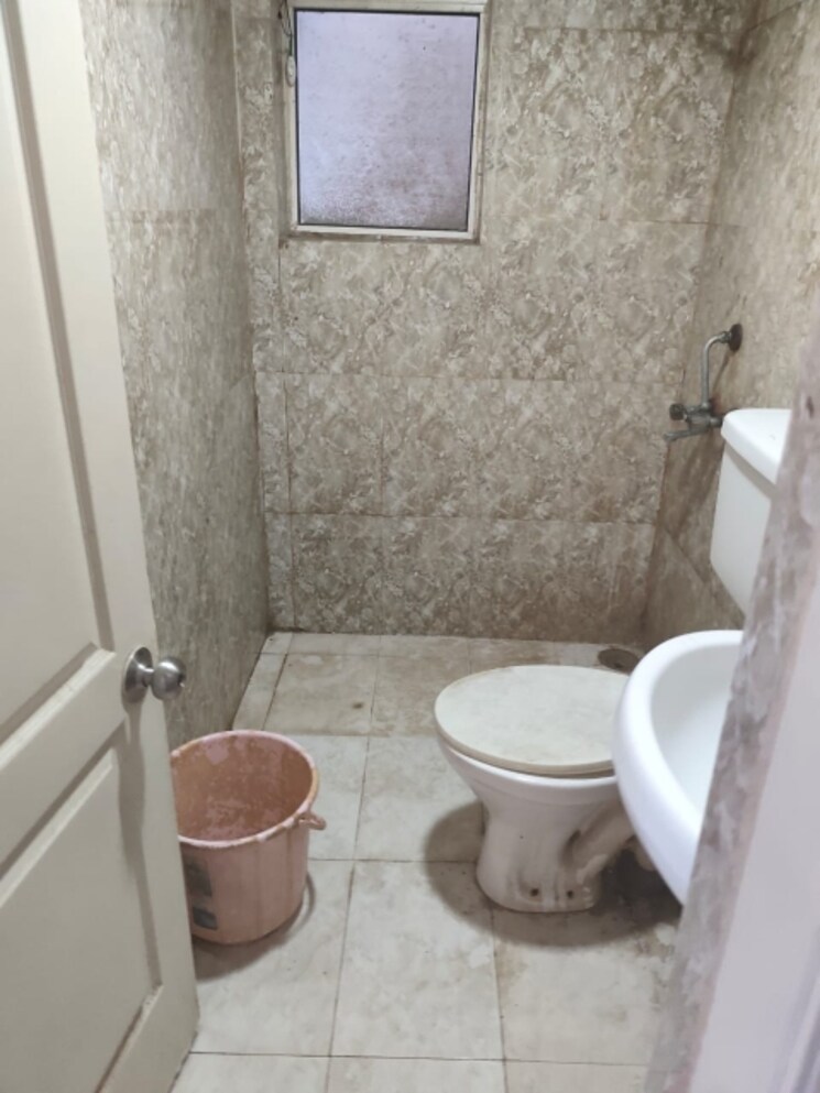 Bathroom, paras-seasons 2 Bedroom 795 Sq.Ft. Apartment In Sector 168 Noida 8955854
