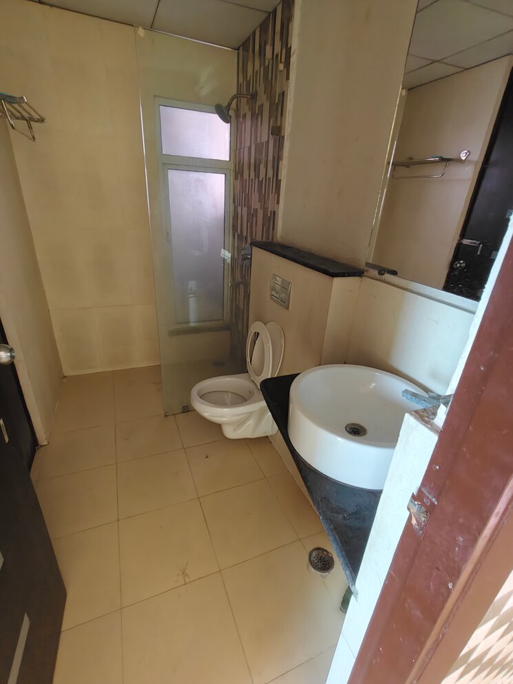 Bathroom, gaur-saundaryam 3.5 Bedroom 1850 Sq.Ft. Apartment In Tech Zone 4 Greater Noida Greater Noida 8955859