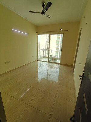 Room in 3.5 BHK Apartment at Gaur Saundaryam, Tech Zone 4 Greater Noida – for Sale