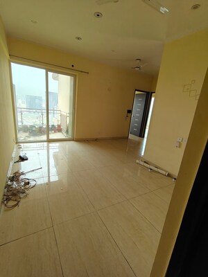 Room in 3.5 BHK Apartment at Gaur Saundaryam, Tech Zone 4 Greater Noida – for Sale