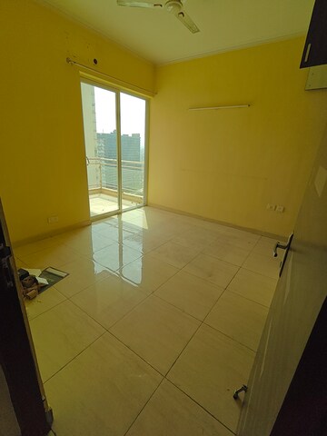 Room in 3.5 BHK Apartment at Gaur Saundaryam, Tech Zone 4 Greater Noida – for Sale