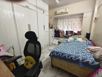 Bedroom in 2 BHK Apartment at Riddhi Garden, Malad East – for Rent