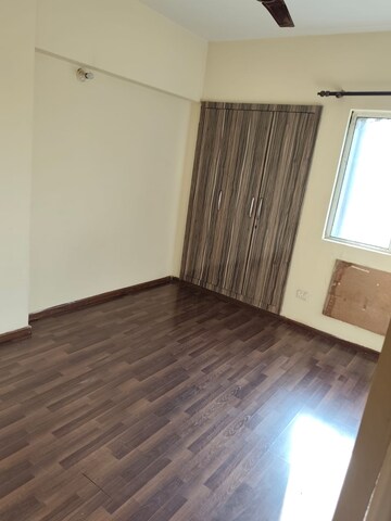 Room in 2 BHK Apartment at Paras Seasons, Sector 168 – for Rent