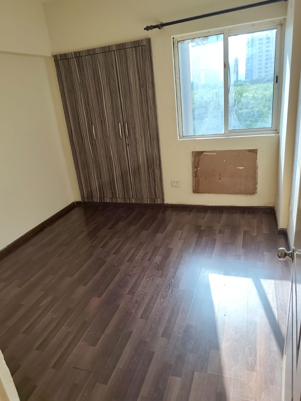 2 BHK Apartment For Rent in Paras Seasons