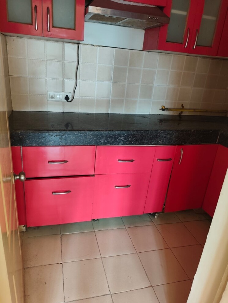 Bathroom, paras-seasons 2 Bedroom 985 Sq.Ft. Apartment In Sector 168 Noida 8955886