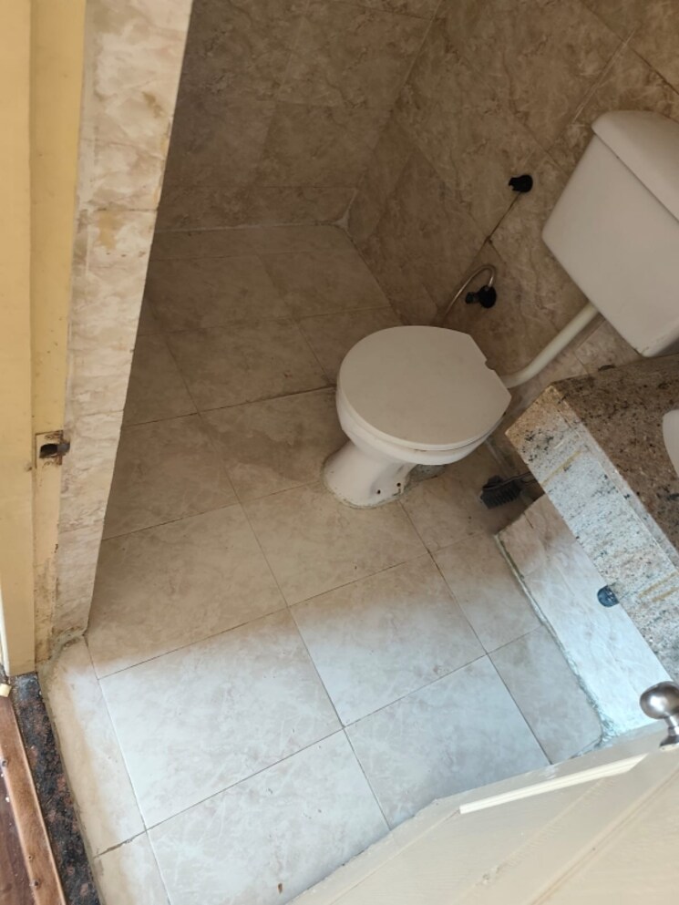 Bathroom, paras-seasons 2 Bedroom 985 Sq.Ft. Apartment In Sector 168 Noida 8955886