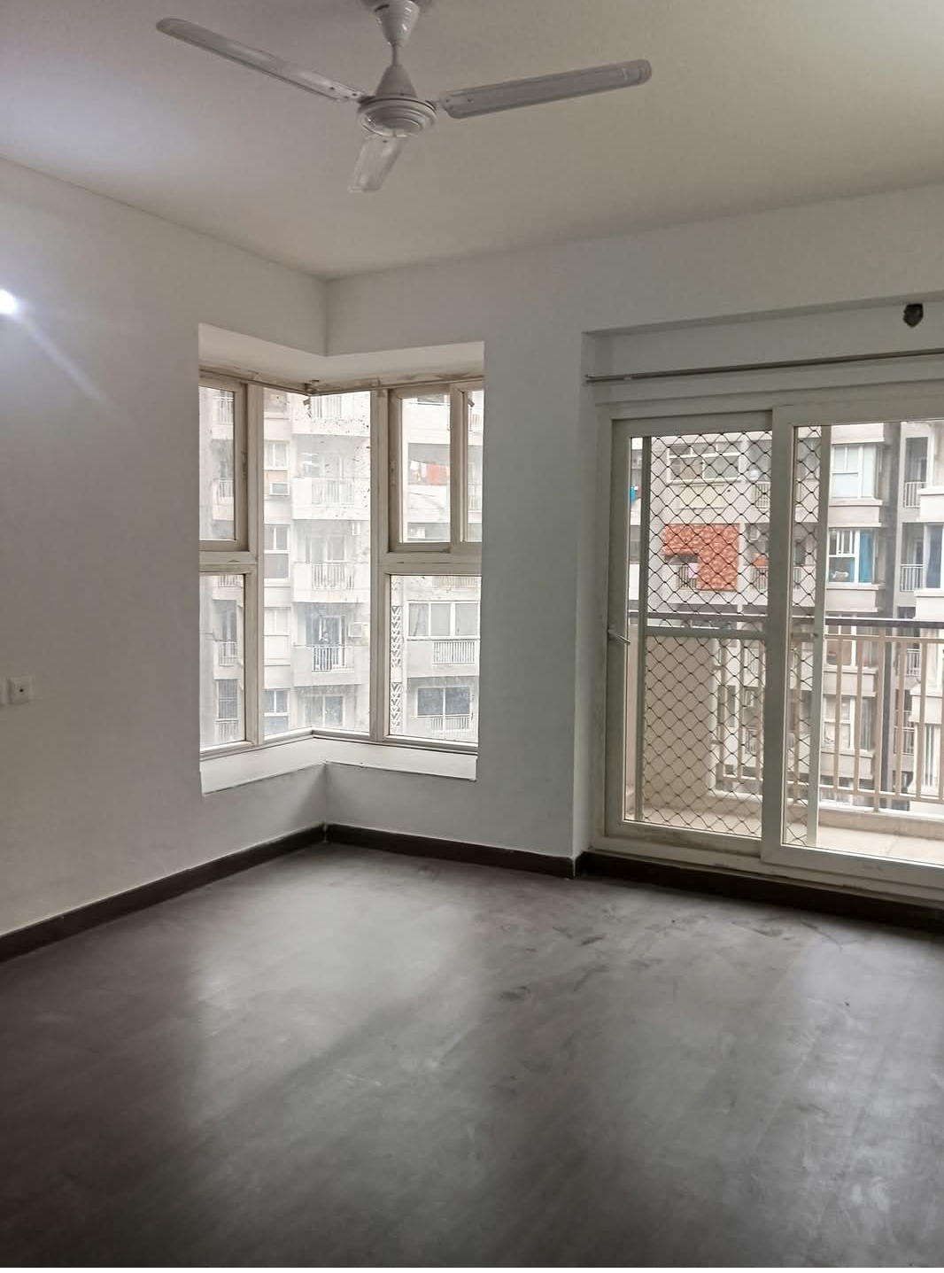 3 BHK Apartment For Rent in Shri Radha Sky Gardens