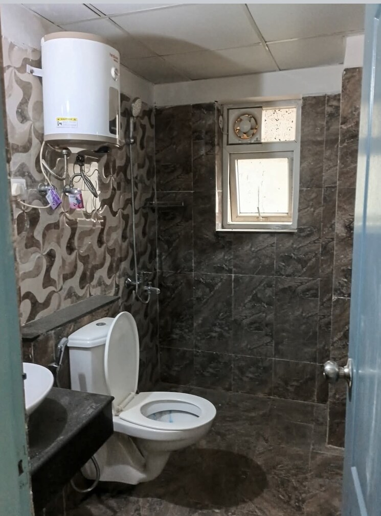 Bathroom, shri-radha-sky-gardens 3 Bedroom 1874 Sq.Ft. Apartment In Sector 16b Greater Noida Greater Noida 8955920