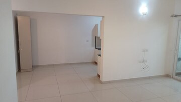 Room in 2.5 BHK Apartment at LnT Raintree Boulevard, Hebbal – for Rent