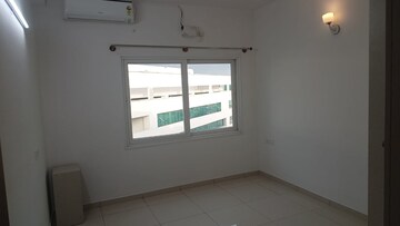 Room in 2.5 BHK Apartment at LnT Raintree Boulevard, Hebbal – for Rent