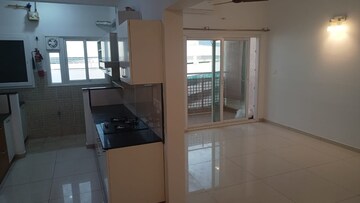 Room in 2.5 BHK Apartment at LnT Raintree Boulevard, Hebbal – for Rent