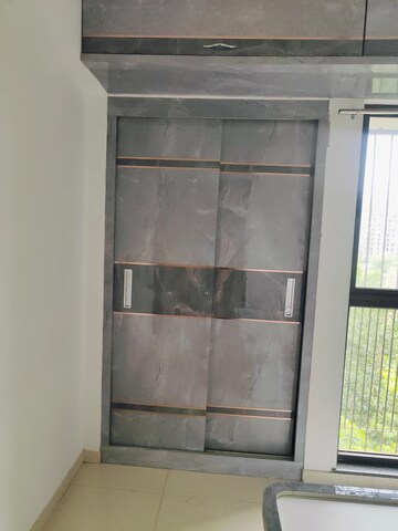 Furnished Amenities in 1.5 BHK Apartment at Lodha Palava City Lakeshore Greens, Dombivli East – for Rent