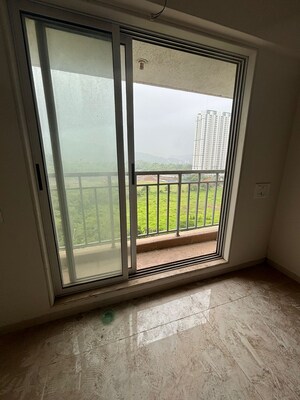 1.5 BHK Apartment For Sale in Vihang Vermont, Ghodbunder Road