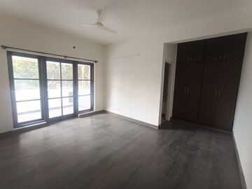 Room in 4 BHK Apartment at Benson Apartments, Benson Town – for Rent