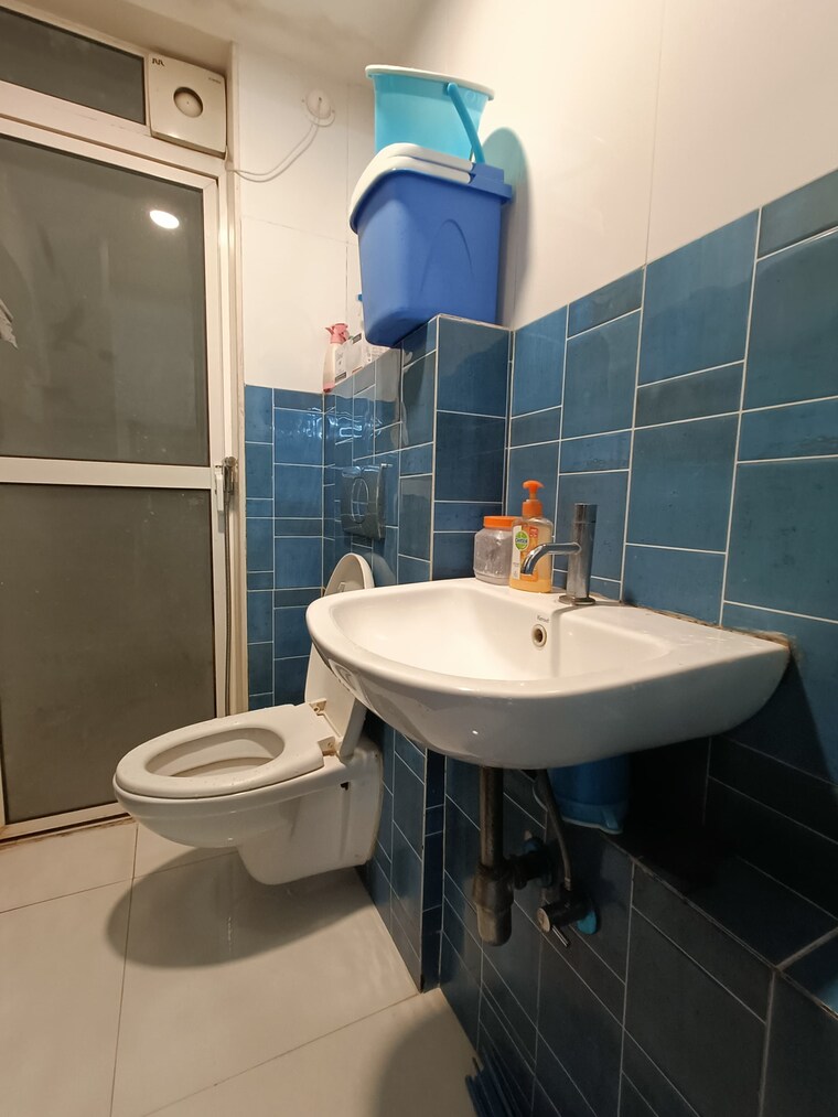 Bathroom, lodha-amara 2 Bedroom 672 Sq.Ft. Apartment In Kolshet Road Thane 8956005