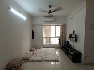 Bedroom in 2 BHK Apartment at Lodha Amara, Kolshet Road – for Sale