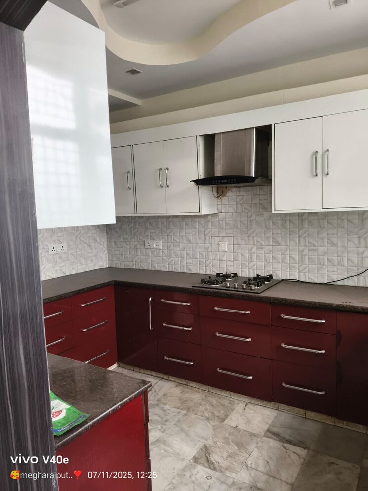 Kitchen, unitech-uniworld-gardens 3 Bedroom 2027 Sq.Ft. Apartment In Sector 47 Gurgaon 8955990