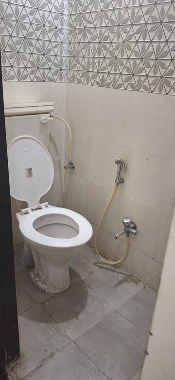 Bathroom in 1 BHK Apartment at Ghansoli – for Rent