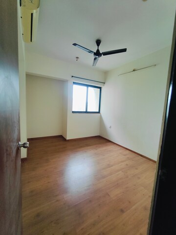 Room in 2 BHK Apartment at Lodha Palava City Lakeshore Greens, Dombivli East – for Rent