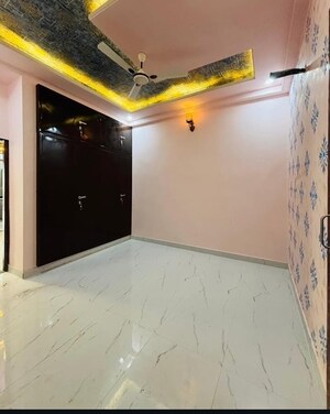 Room in 3 BHK Builder Floor at Sector 35 – for Sale