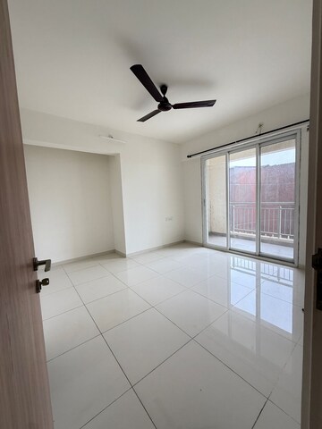 Room in 1 BHK Apartment at Puraniks City Reserva, Ghodbunder Road – for Rent