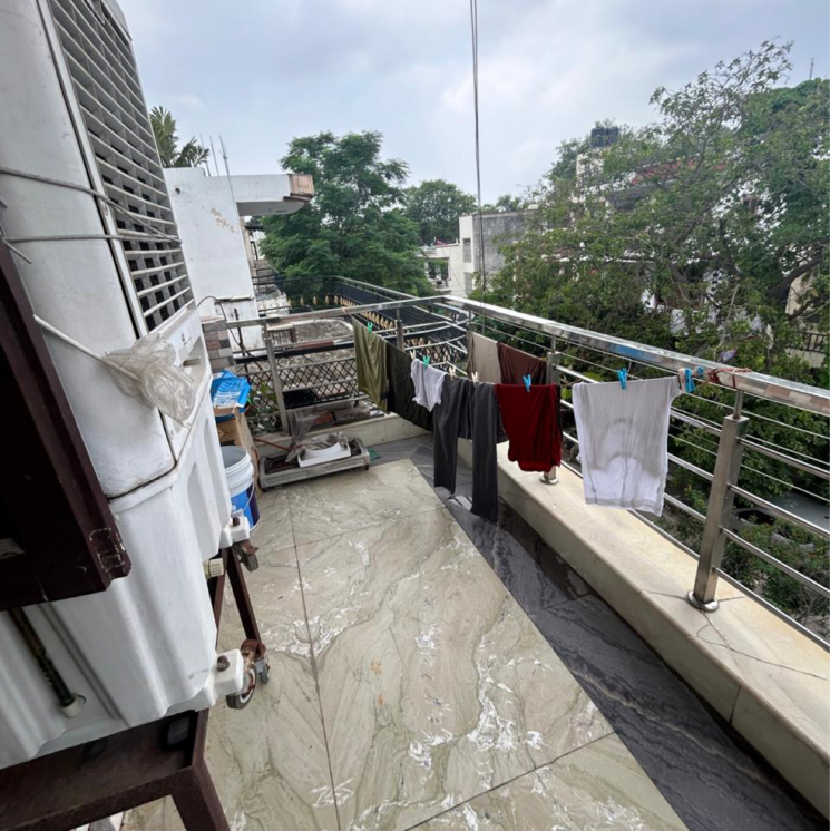 Balcony, sector 21 1.5 Bedroom 500 Sq.Ft. Villa In Sector 21 Gurgaon 8956080