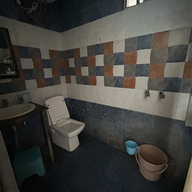 Attached Bathroom, sector 21 1.5 Bedroom 500 Sq.Ft. Villa In Sector 21 Gurgaon 8956080