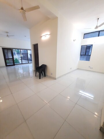 Furnished Amenities in 3 BHK Builder Floor at Saket Court Residential Complex, Pushp Vihar – for Rent