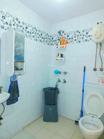 Bathroom in 4 BHK Apartment at Ahinsa Vihar Apartment, Rohini Sector 9 – for Sale