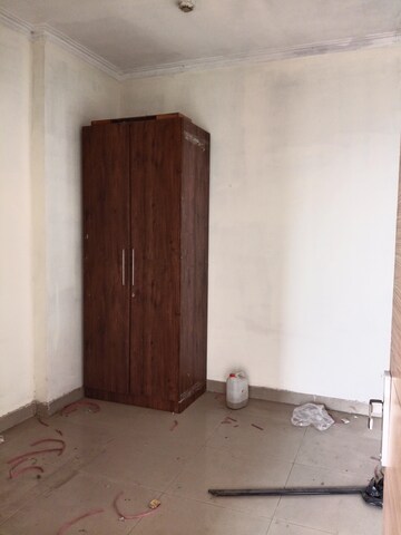 Room in 3 BHK Apartment at Saya Zion, Sector 4 Greater Noida – for Rent