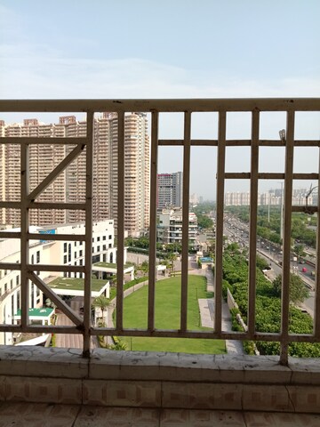 Gym in 3 BHK Apartment at Saya Zion, Sector 4 Greater Noida – for Rent