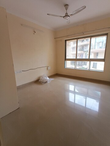 Room in 2 BHK Apartment at Nahar Amrit Shakti, Chandivali – for Rent