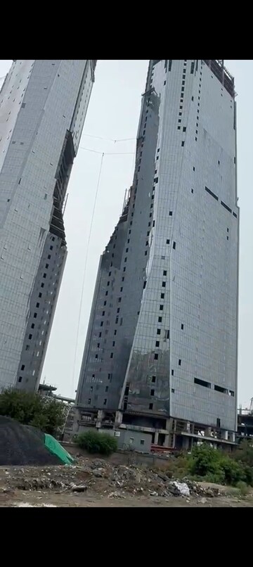  Shop – Exterior View View at Bhutani Cyberthum, Sector 140a - for Sale