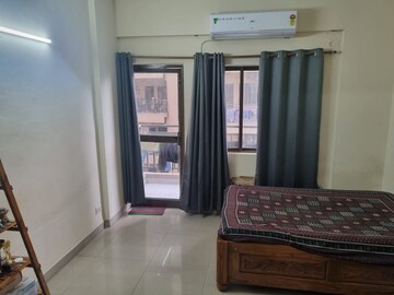 Room in 3.5 BHK Apartment at Ardee City Palm Grove Heights, Sector 52 – for Rent