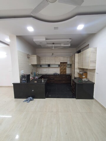 Team Area in 3 BHK Builder Floor at East Punjabi Bagh – for Sale