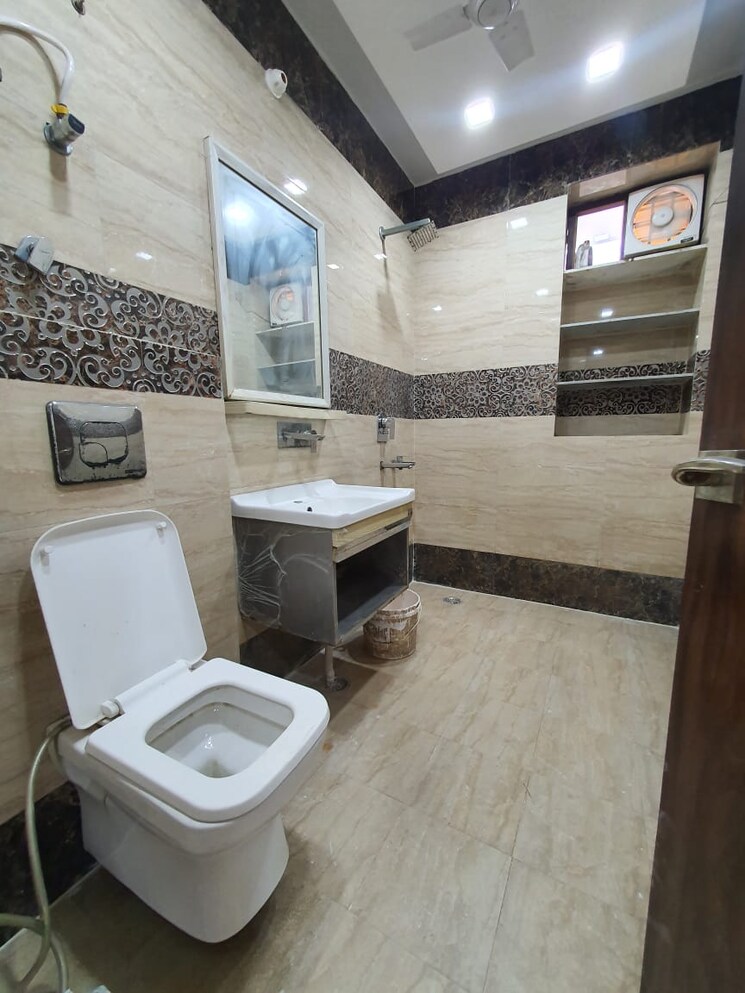 Team Area, east punjabi bagh 3 Bedroom 170 Sq.Yd. Builder Floor In East Punjabi Bagh Delhi 8956168