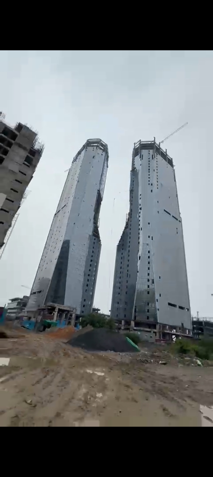 Office Space For Sale in Bhutani Cyberthum