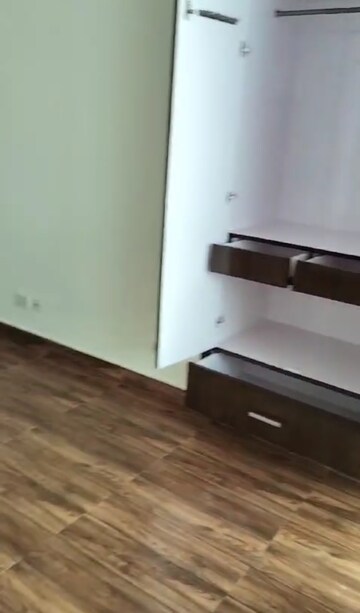Bedroom in 4 BHK Apartment at Eldeco Ananda, Sector 48 – for Rent