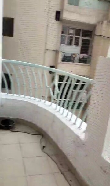 Kitchen in 4 BHK Apartment at Eldeco Ananda, Sector 48 – for Rent