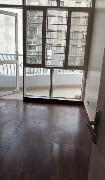Balcony in 4 BHK Apartment at Eldeco Ananda, Sector 48 – for Rent