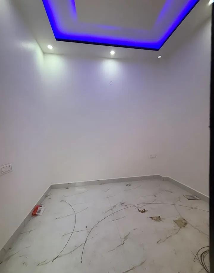 3.5 BHK + Pooja Room,Extra Room Builder Floor For Sale in Building Floor 