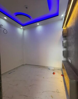 Room in 3.5 BHK Builder Floor at Sector 30 – for Sale