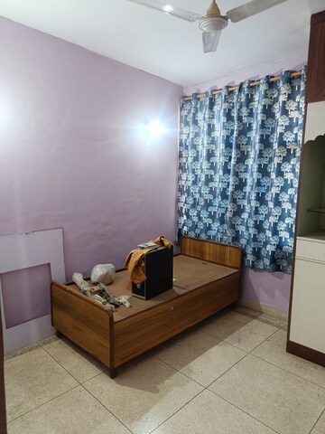 Bedroom in 3 BHK Builder Floor at South City 1 – for Rent
