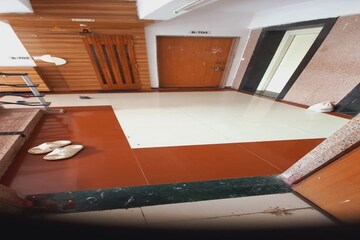 Furnished Amenities in 4 BHK Builder Floor at Jahangirabad – for Sale