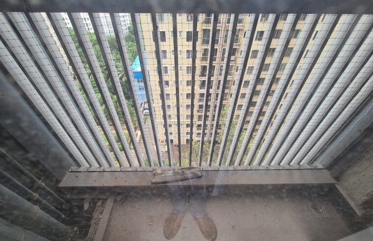 Balcony, courtyard-by-narang-realty-and-the-wadhwa-group 2 Bedroom 789 Sq.Ft. Apartment In Pokhran Road No Two Thane 8956294