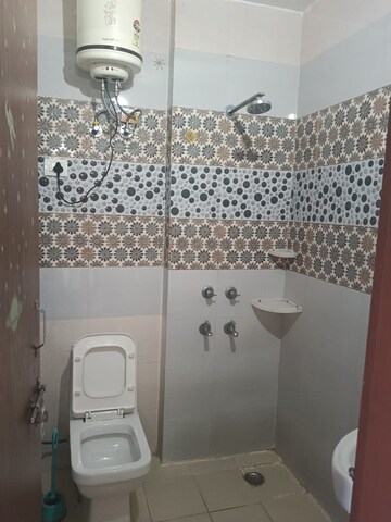 2 BHK Apartment For Rent in Unitech Infospace, Sector 21