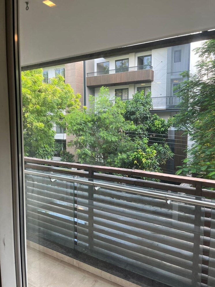 Balcony, safdarjung development area 4 Bedroom 2700 Sq.Ft. Builder Floor In Safdarjung Development Area Delhi 8956281