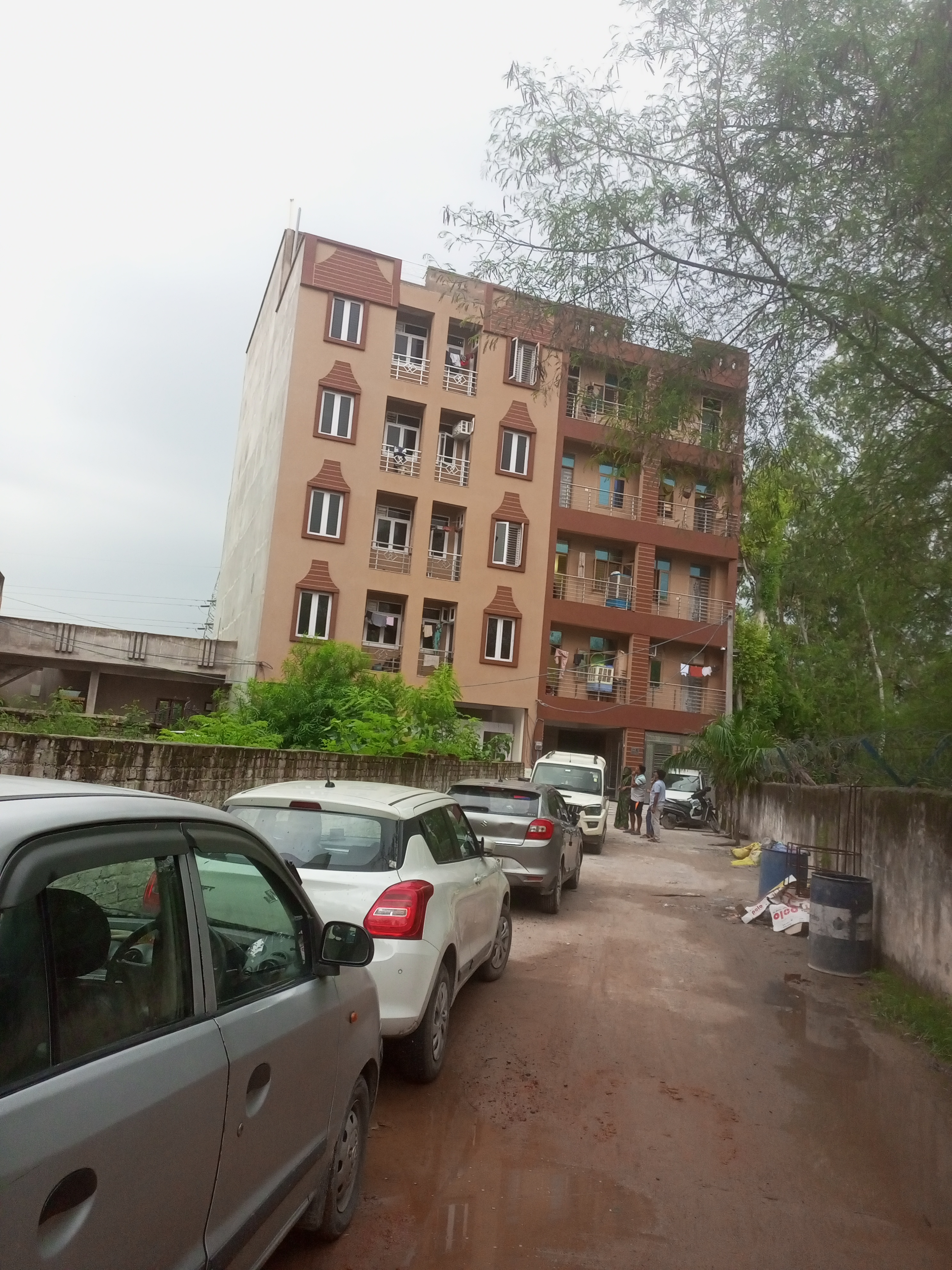 6+ BHK Villa For Sale in Sarin Farm CHS