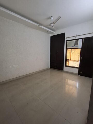 Room in 3 BHK Apartment at Fortune Victoria Heights, Dhakoli – for Rent